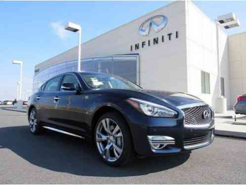 Infiniti Q70 (2016)