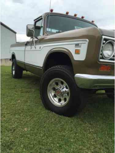 1975 International Harvester D200