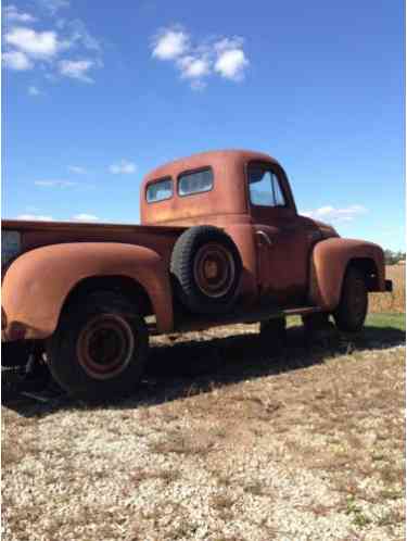 International Harvester L-120 (1952)