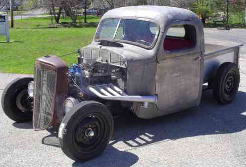 International Harvester Pickup 1/2 (1937)