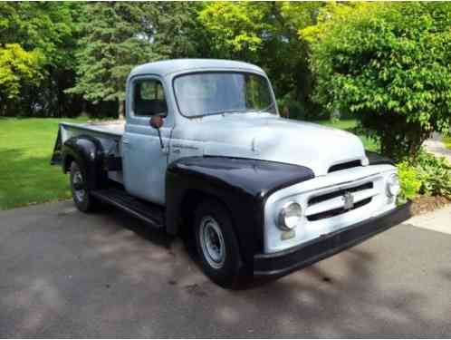 1955 International Harvester R122