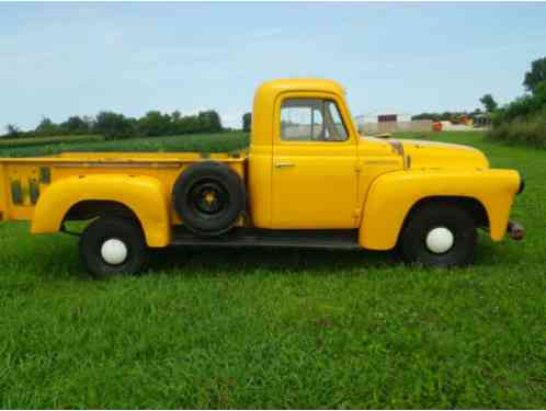 1957 International Harvester S-110