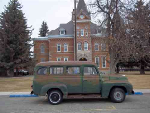 International Harvester Travelall (1955)