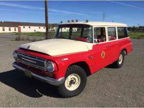 International Harvester TRAVELALL (1968)