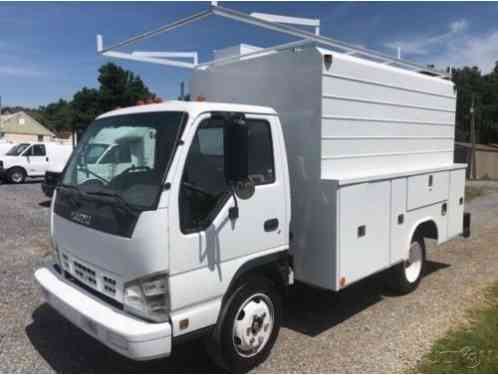 Isuzu NQR NPR NQR 12FT Utility (2007)