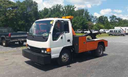 1997 Isuzu tow truck