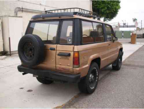 Isuzu Trooper DLX Turbo Diesel 4x4 (1986)