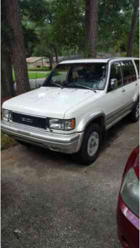 1996 Isuzu Trooper LS