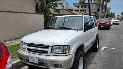 2001 Isuzu Trooper