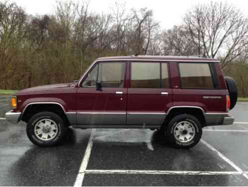 Isuzu Trooper LS (1990)