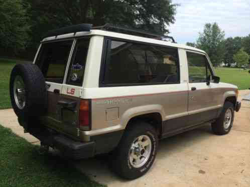 1986 Isuzu Trooper LS