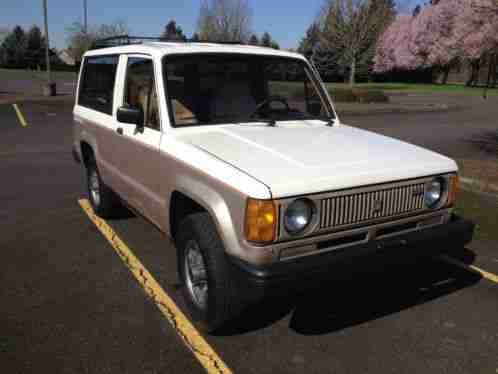 Isuzu Trooper LS Turbo Diesel (1986)