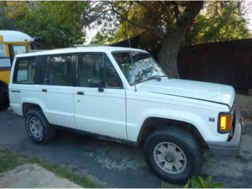 1990 Isuzu Trooper lx