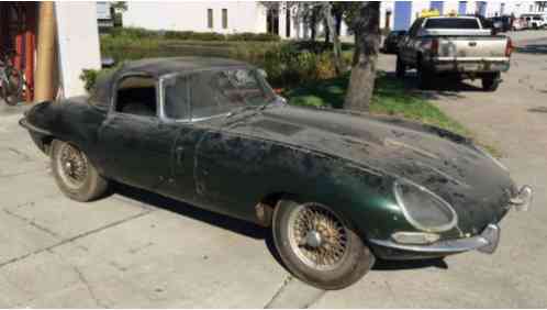 Jaguar E-Type (1964)