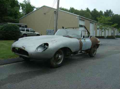 Jaguar E-Type (1964)