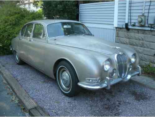 Jaguar S-Type (1966)