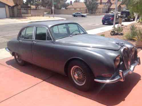 Jaguar S-Type 4 door sedan (1966)