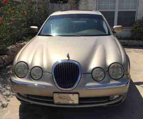 Jaguar S-Type- show original title (2000)