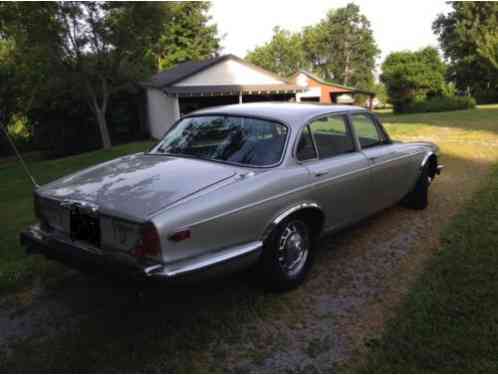 Jaguar XJ6 (1976)