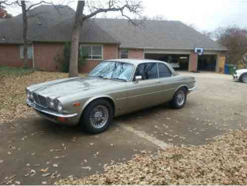 Jaguar XJ6 (1975)