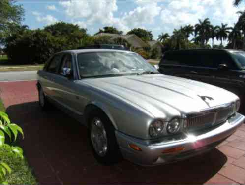 Jaguar XJ8 (2003)