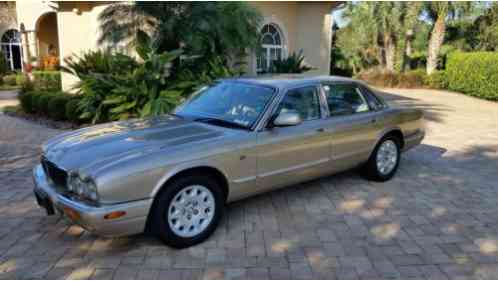 Jaguar XJ8 (1999)