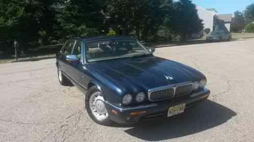 Jaguar XJ8 Vanden Plas (1998)