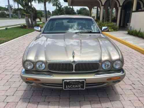 Jaguar XJ8 Vanden Plas (1998)