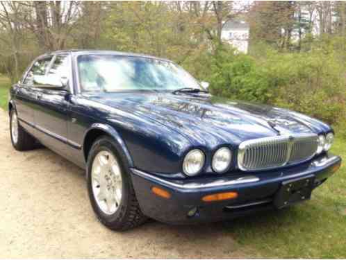 Jaguar XJ8 Vanden Plas (2001)