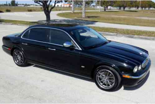 Jaguar XJ8 VDP CARFAX CERTIFIED (2006)