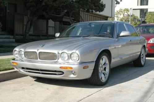 Jaguar XJR (2000)