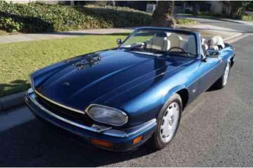 Jaguar XJS 4. 0L CONVERTIBLE WITH (1996)