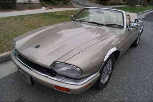 Jaguar XJS 4. 0L CONVERTIBLE WITH (1996)