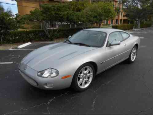 Jaguar XK8 Coupe (2001)