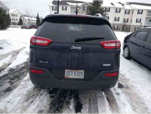 Jeep Cherokee LATITUDE 4X4 6V (2014)