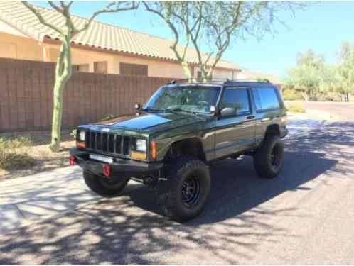 Jeep Cherokee Sport 2-door 6cyl 4. (1998)