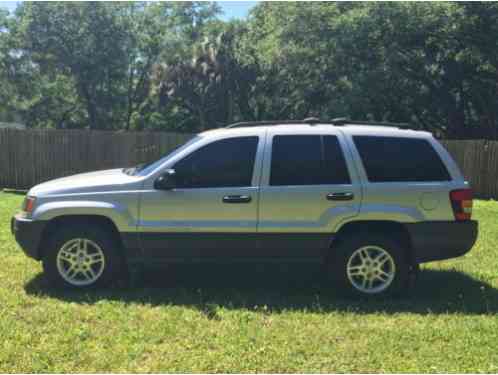 Jeep Grand Cherokee Laredo AWD (2004)