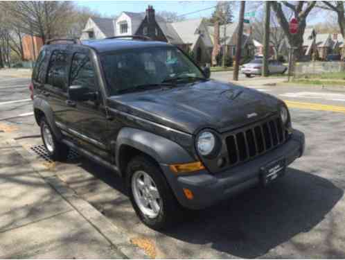 Jeep Liberty Sport 4x4 3. 7L (2005)