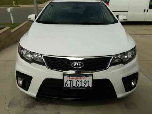 Kia Forte EX Hatchback (2011)