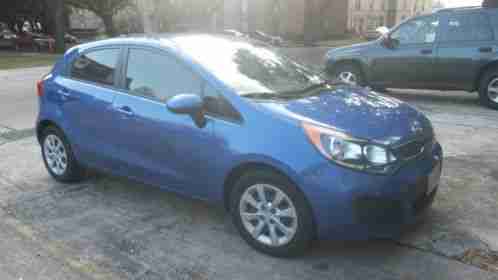 Kia Rio EX (2013)