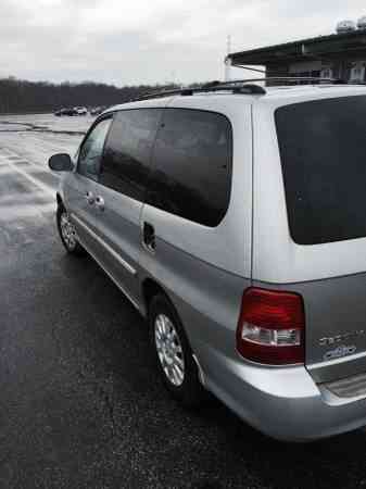 Kia Sedona LX (2003)