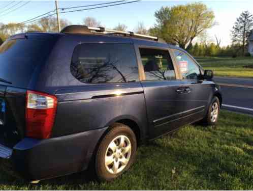 Kia Sedona LX / V6 / 7 PASSENGER (2007)