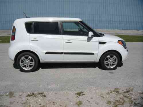 2011 Kia Soul +