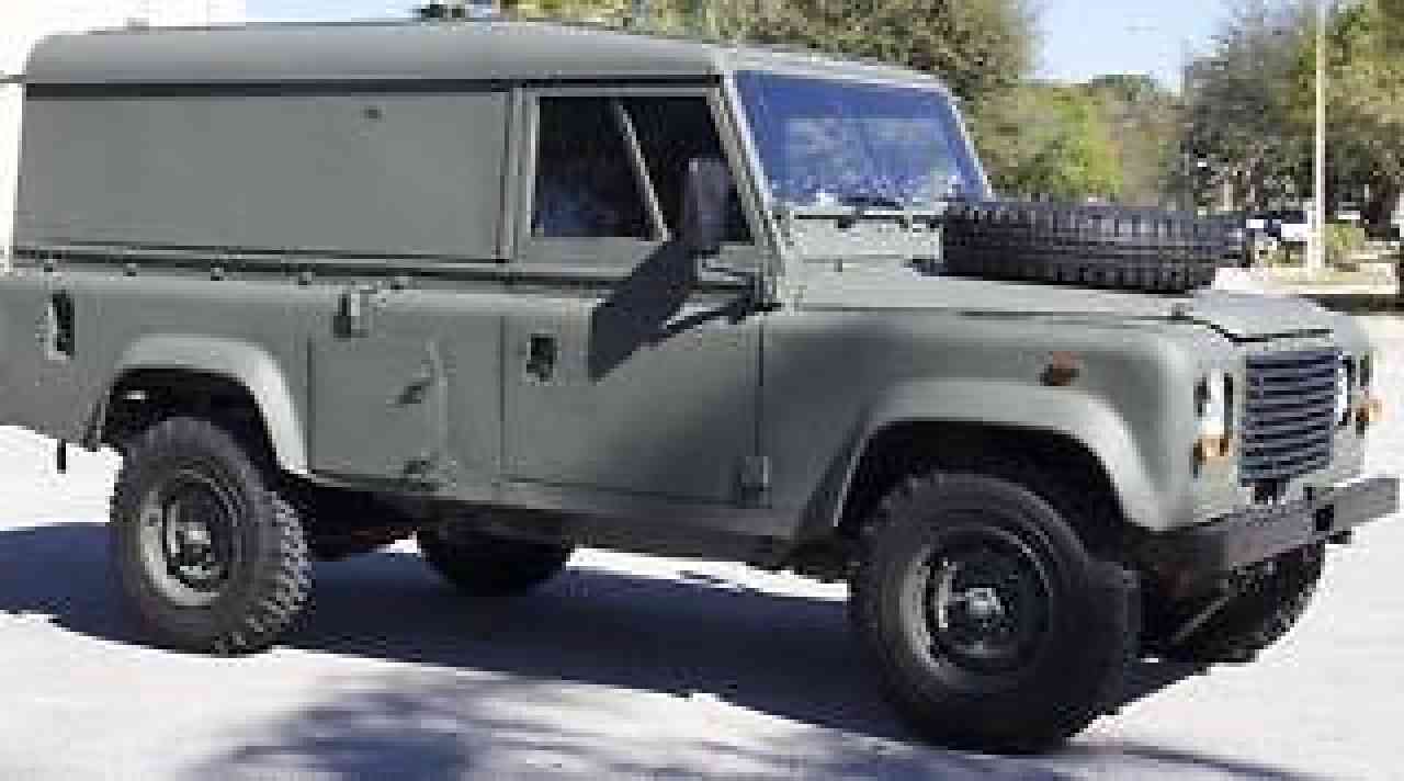 Land Rover Defender (1988)