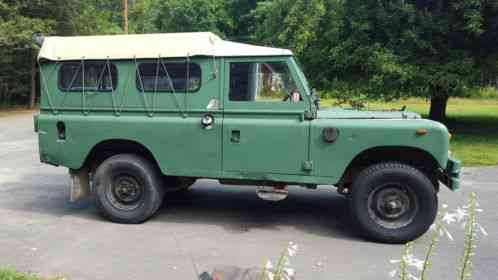 Land Rover Defender (1975)