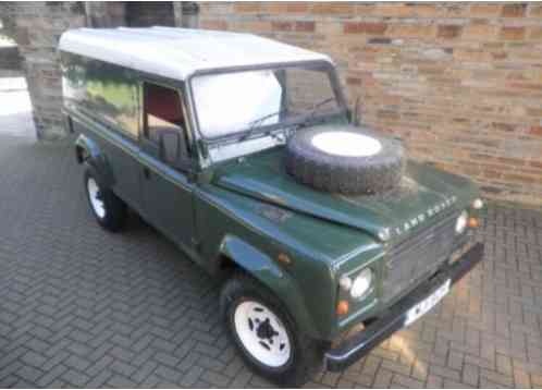 Land Rover Defender (1980)