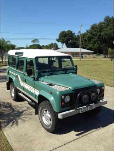 1900 Land Rover Defender County