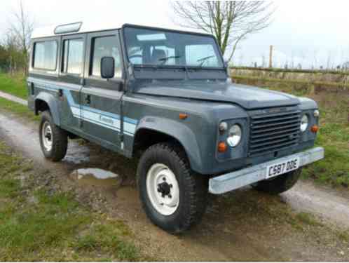 Land Rover: Defender County Station Wagon