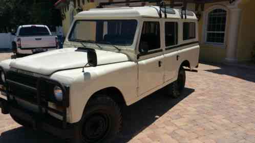 Land Rover Defender (1982)