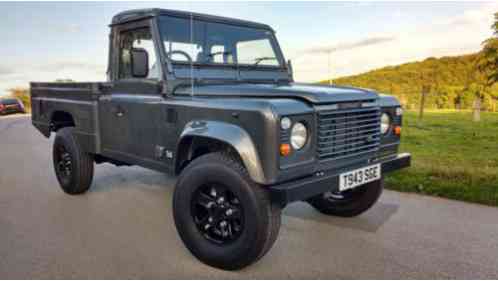 Land Rover: Defender Techno